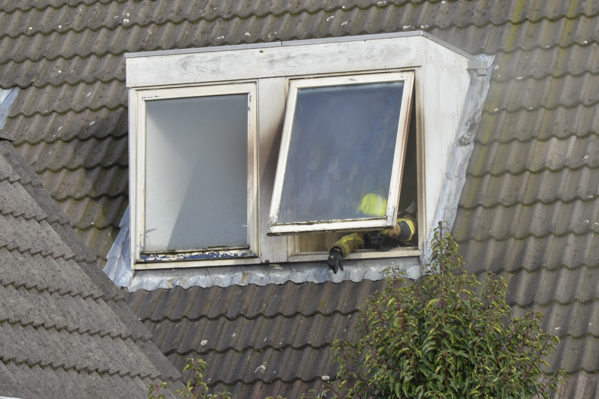 Matras vliegt in brand en zorgt voor schade in woning