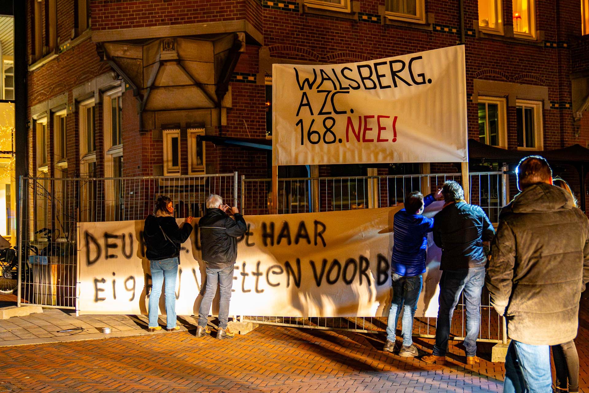 Buurtbewoners protesteren tegen nieuwe AZC