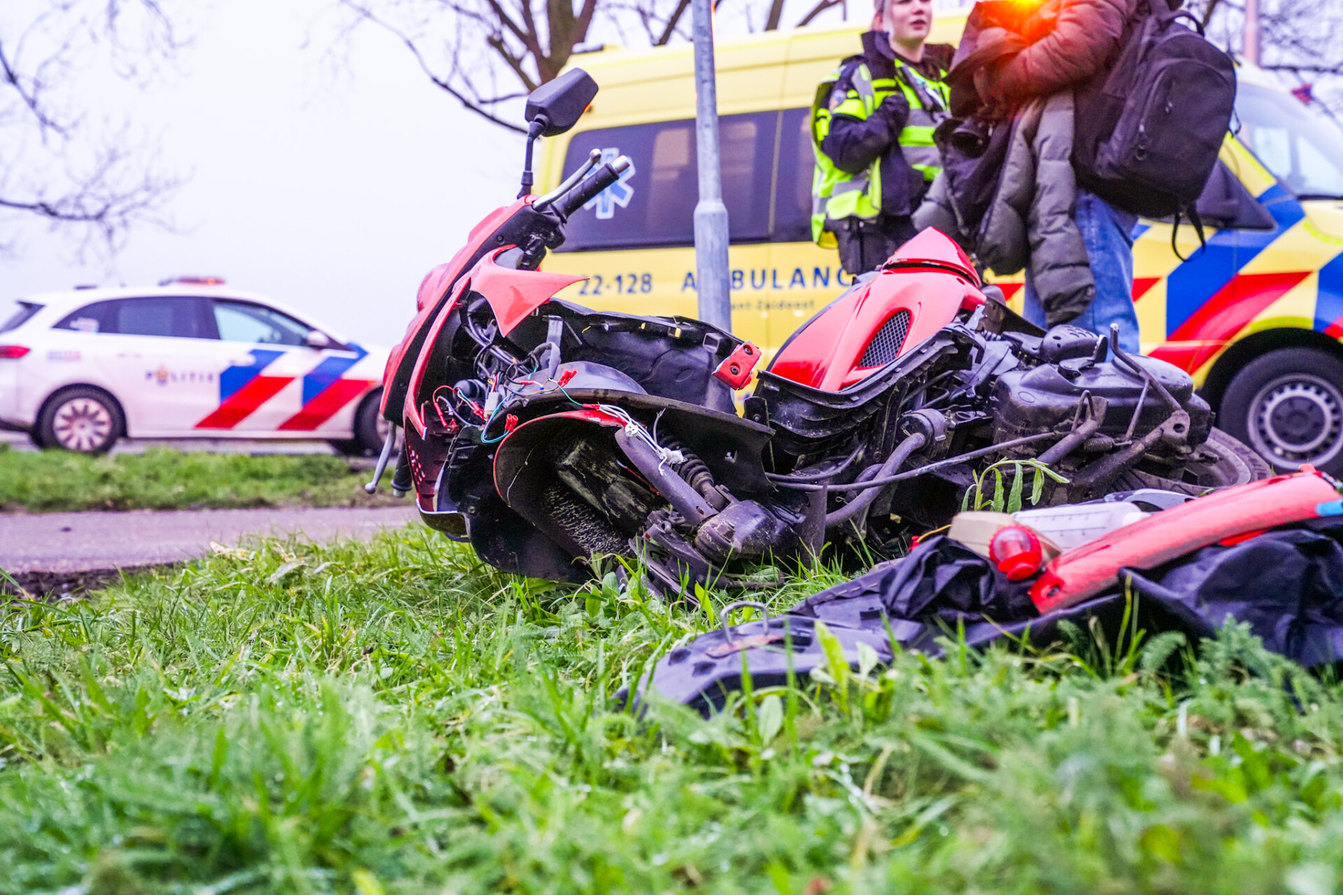 Gewonde na botsing tussen scooter en auto