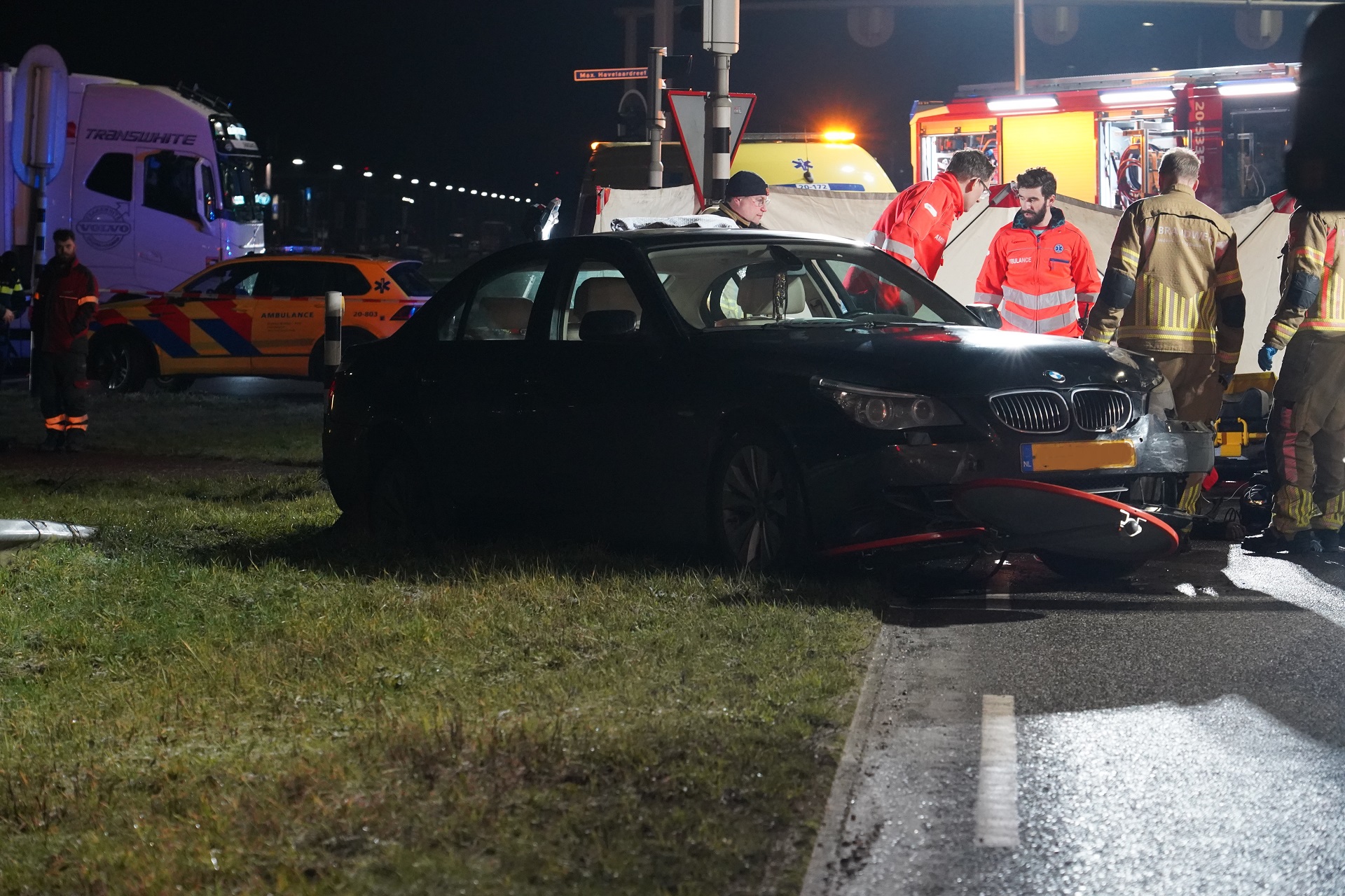Dode bij ongeval, traumaheli­kop­ter geland