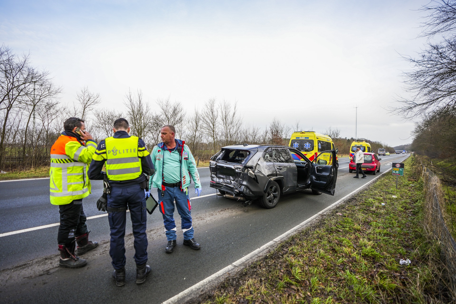 Auto met vrouw en hond van achter aangereden
