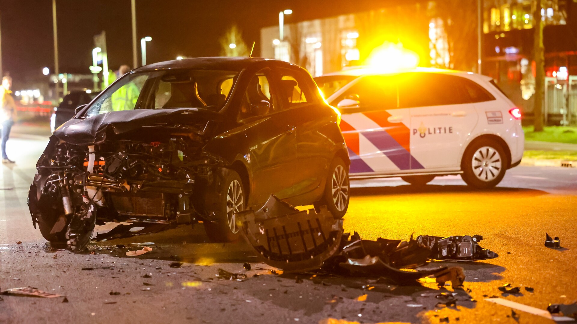 Rijbaan afgesloten na ongeval op kruising