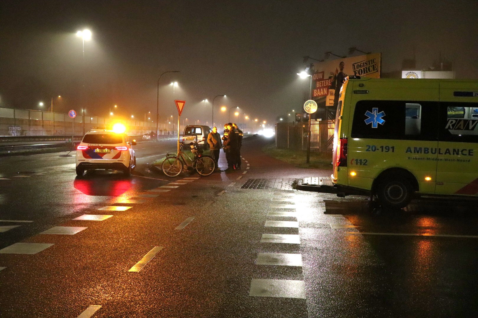 Fatbike en auto botsen op kruising: meisje gewond
