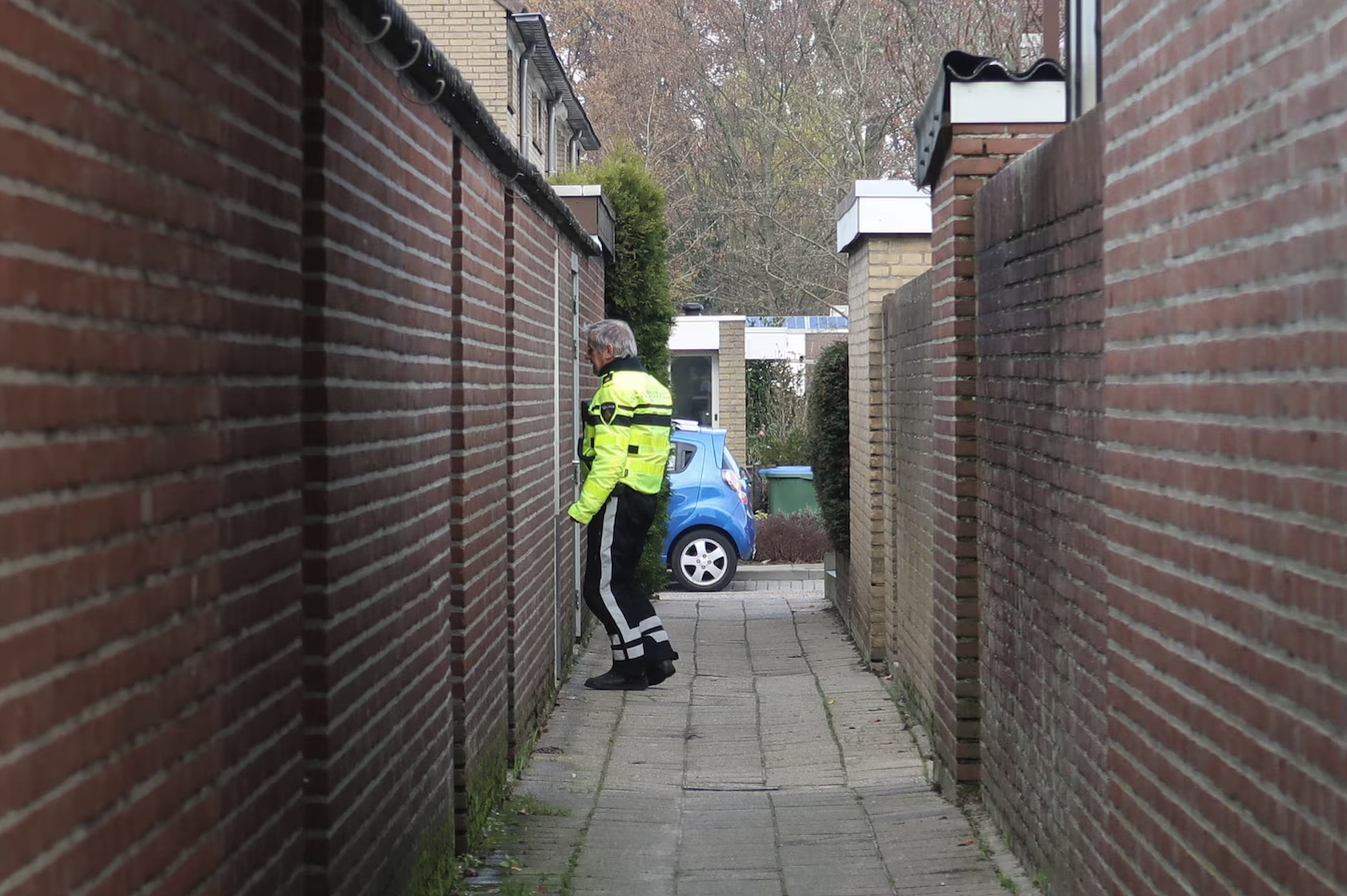 Vrouw (51) verkracht in brandgang en haar eigen huis