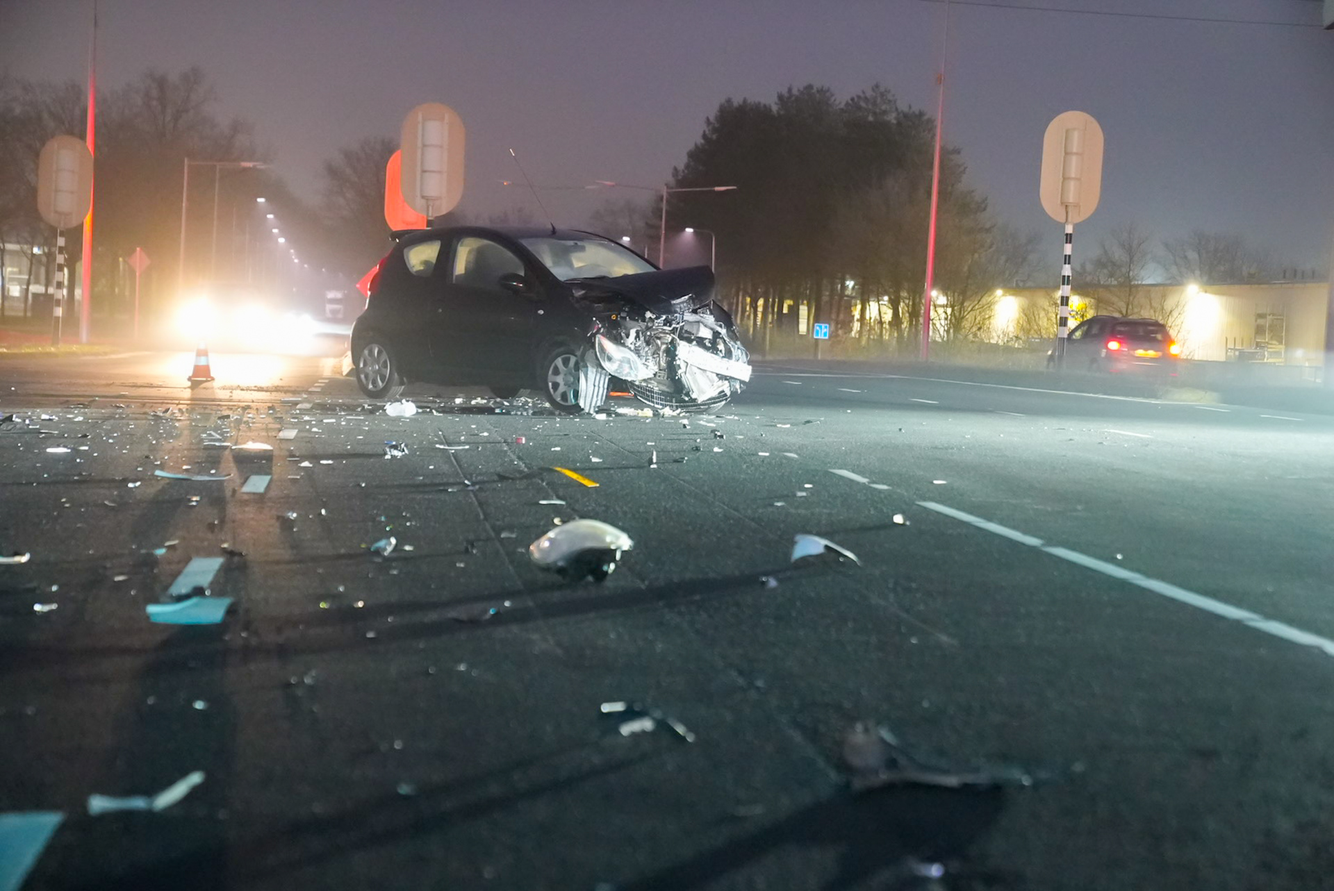 Flinke ravage door harde botsing op kruispunt