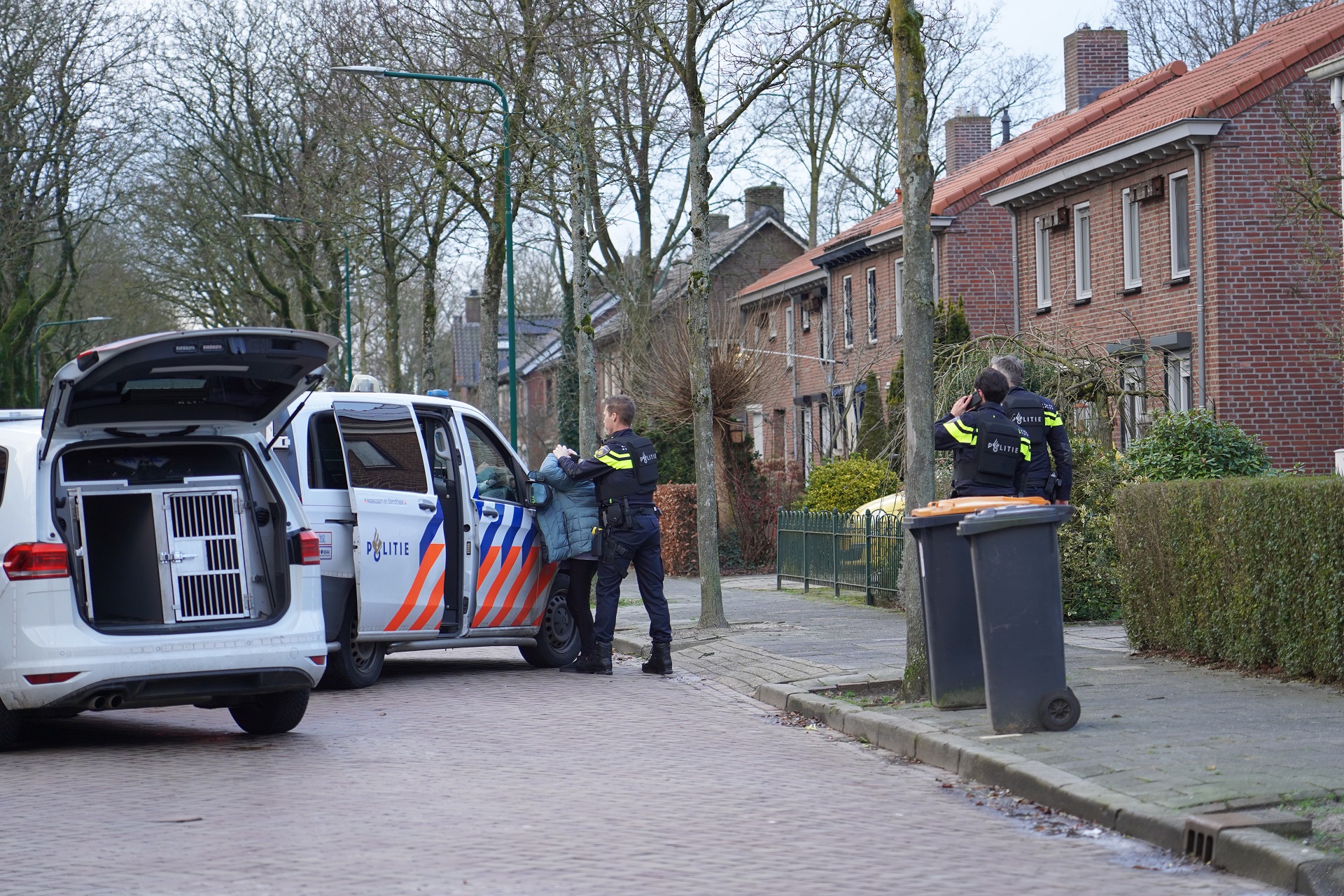 Vrouw opgepakt nadat ze met een vuurwapen zou hebben gedreigd