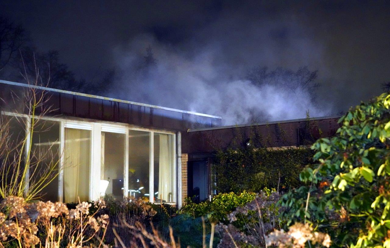 Vlam slaat in de pan tijdens koken: huis is onbewoonbaar door brand