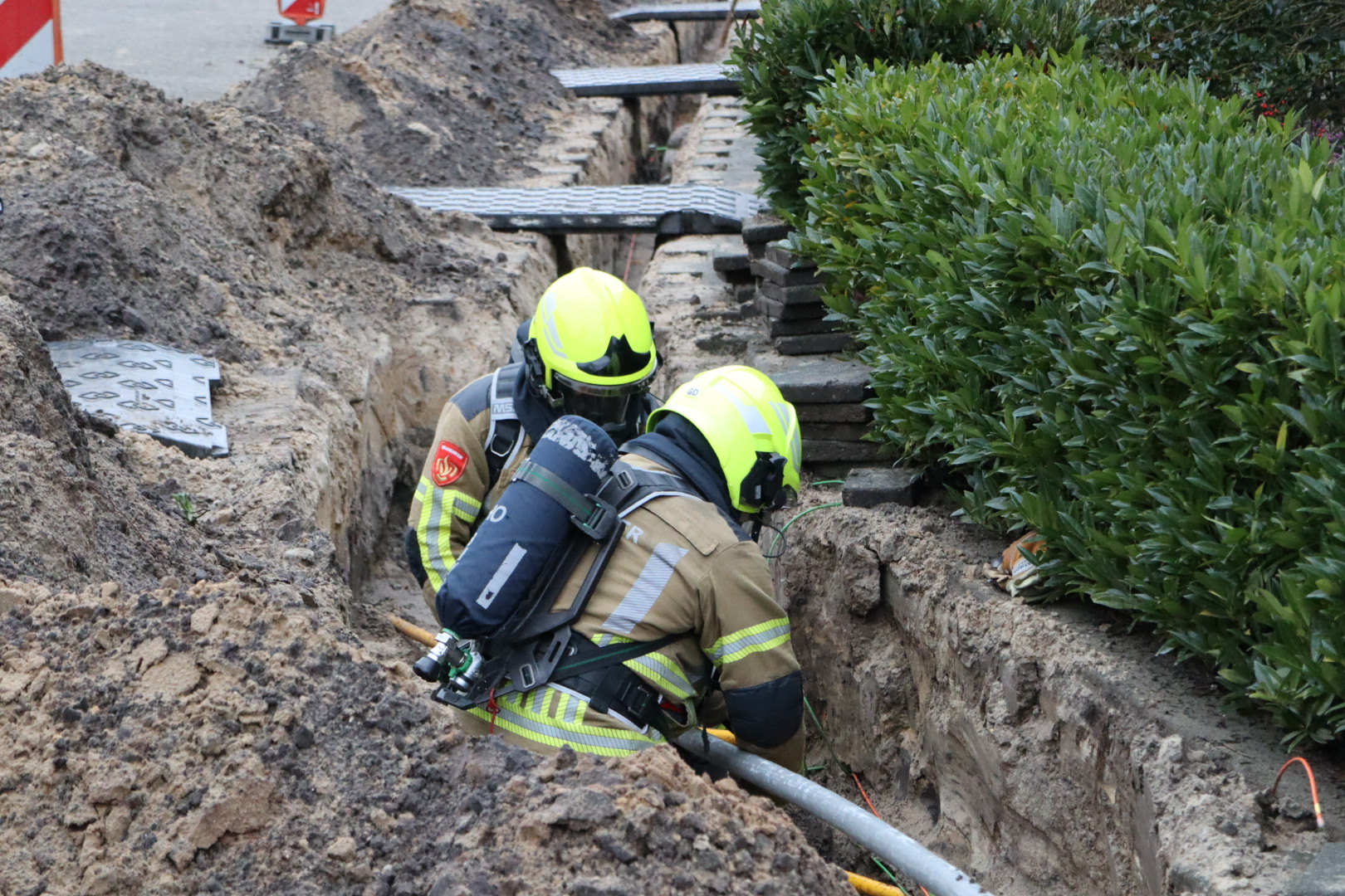Gasleiding doormidden getrokken tijdens graafwerkzaamheden
