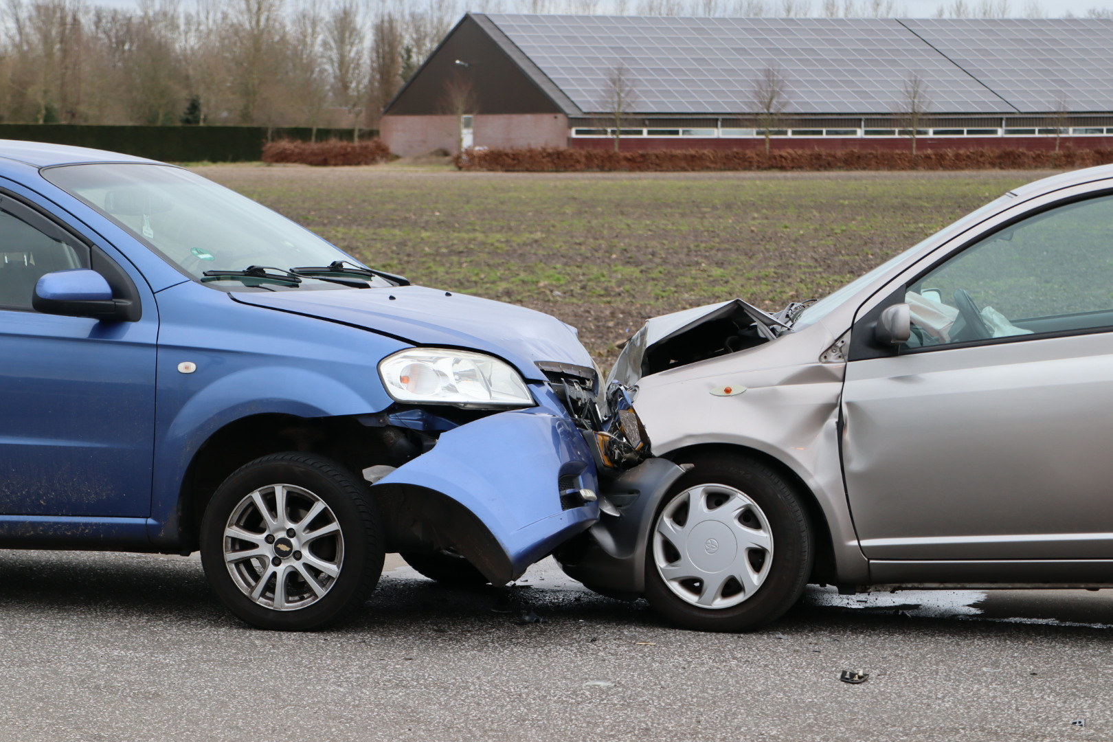 Botsing door bestuurder op verkeerde weghelft