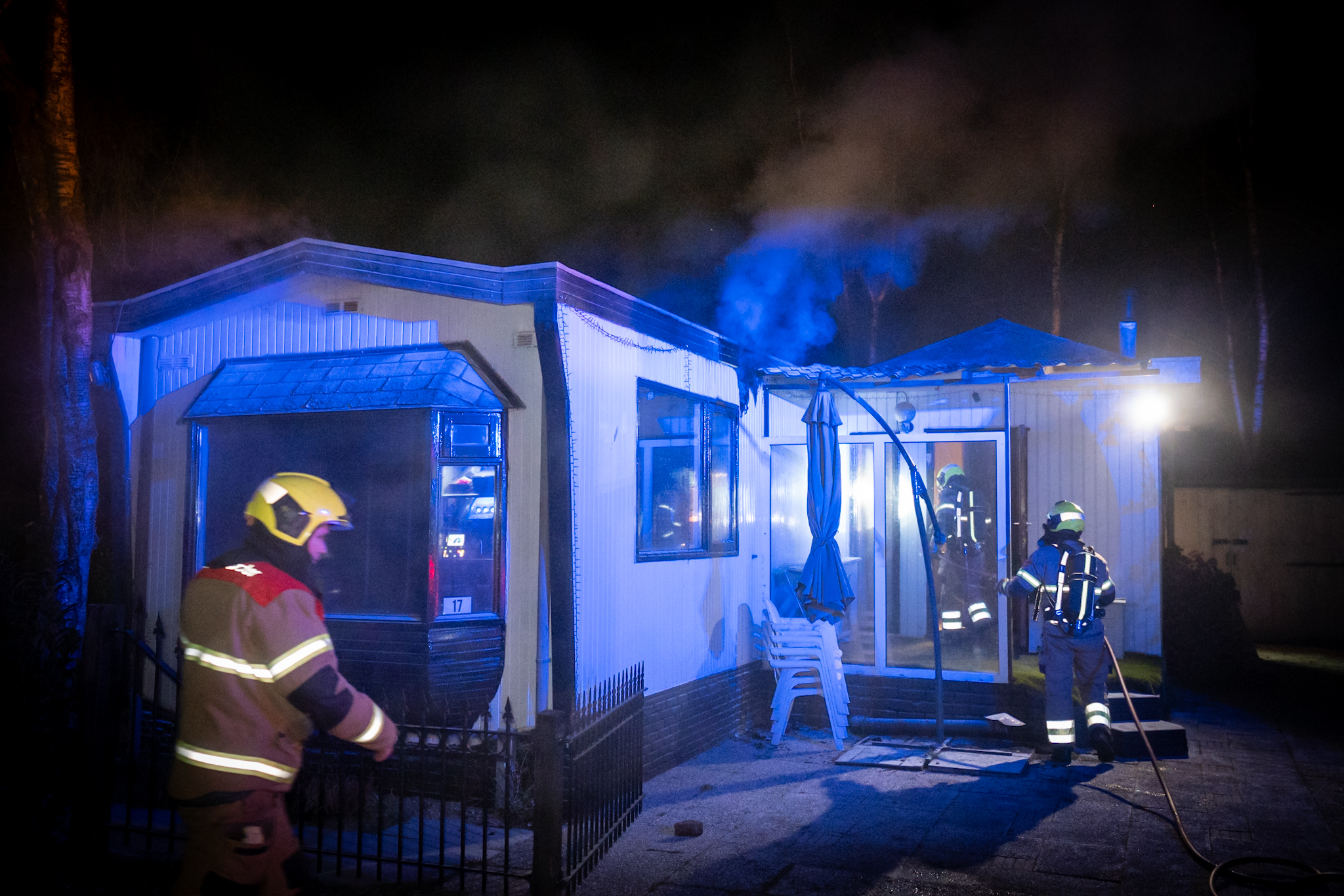 Bewoner gewond door brand in chalet
