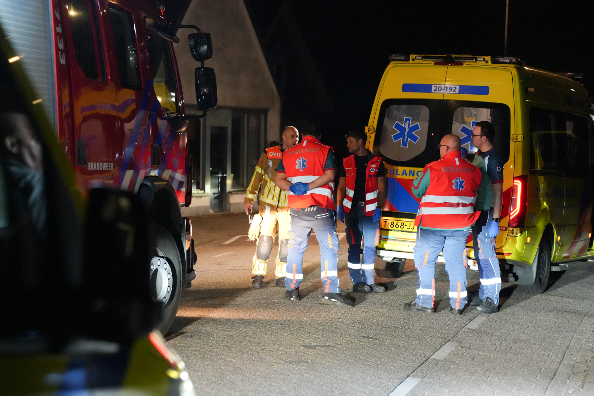 Man en zwangere vrouw gewond bij woningbrand