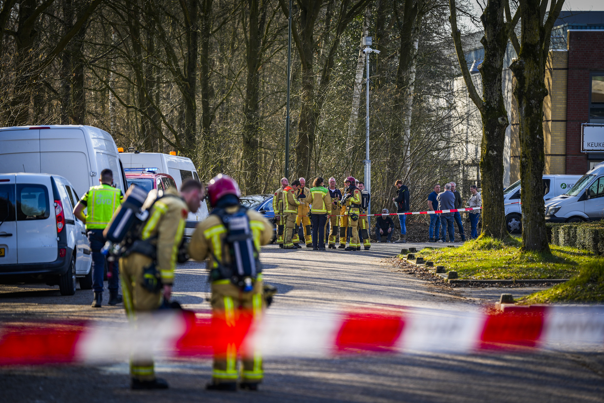 Hulpdiensten groots uitgerukt na chemische reactie bij bedrijf