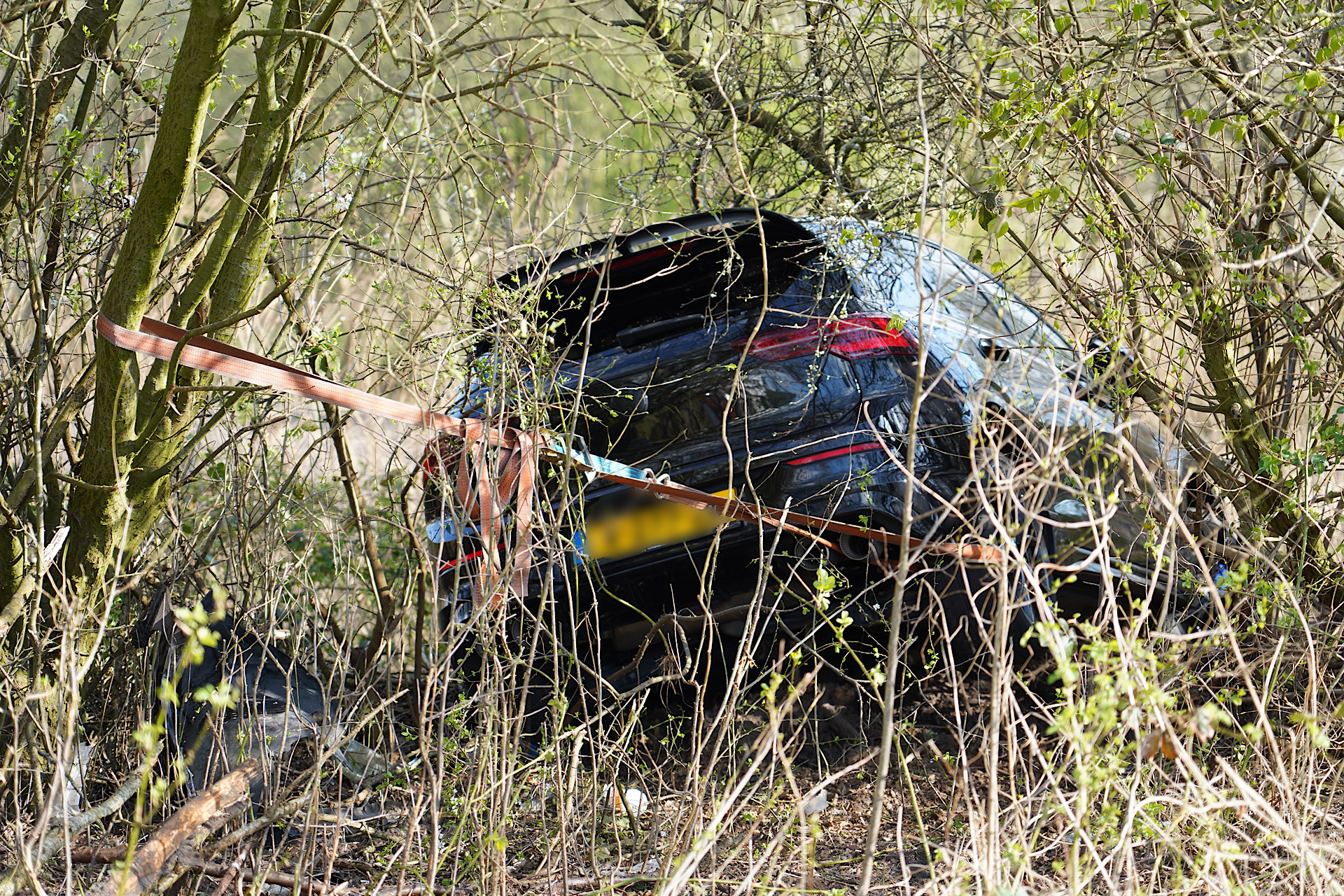 Bestuurder spoorloos na ongeval op industrieterrein