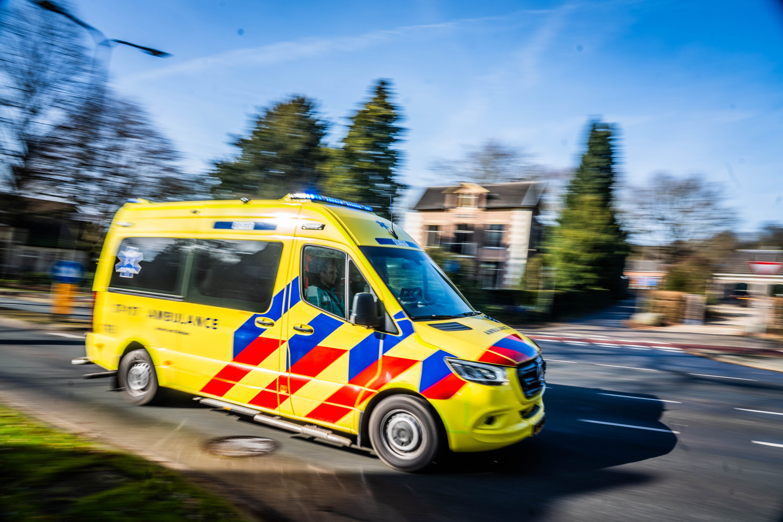 Vrouw (29) doodgereden op snelweg terwijl ze wilde oversteken