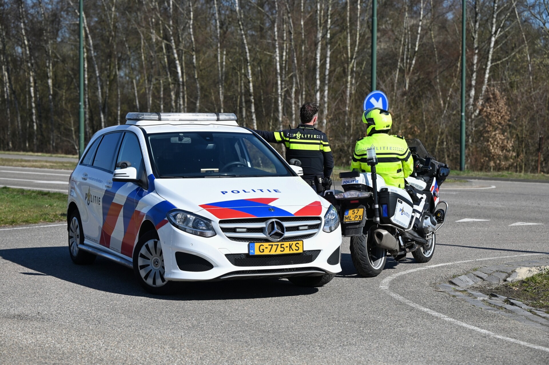Helikopter ingezet bij zoektocht naar vermiste bestuurder na crash