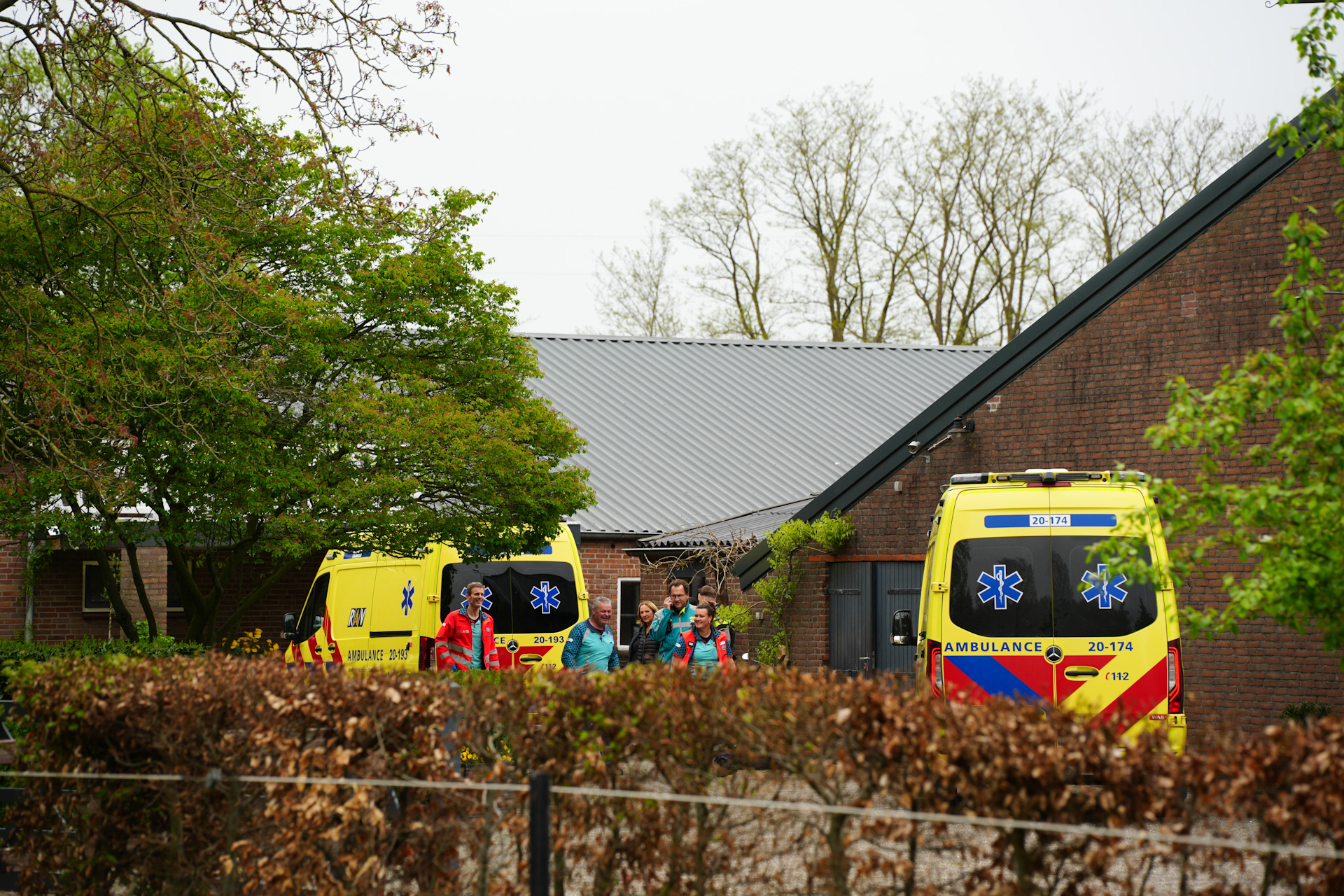 Man zwaargewond na trap van paard