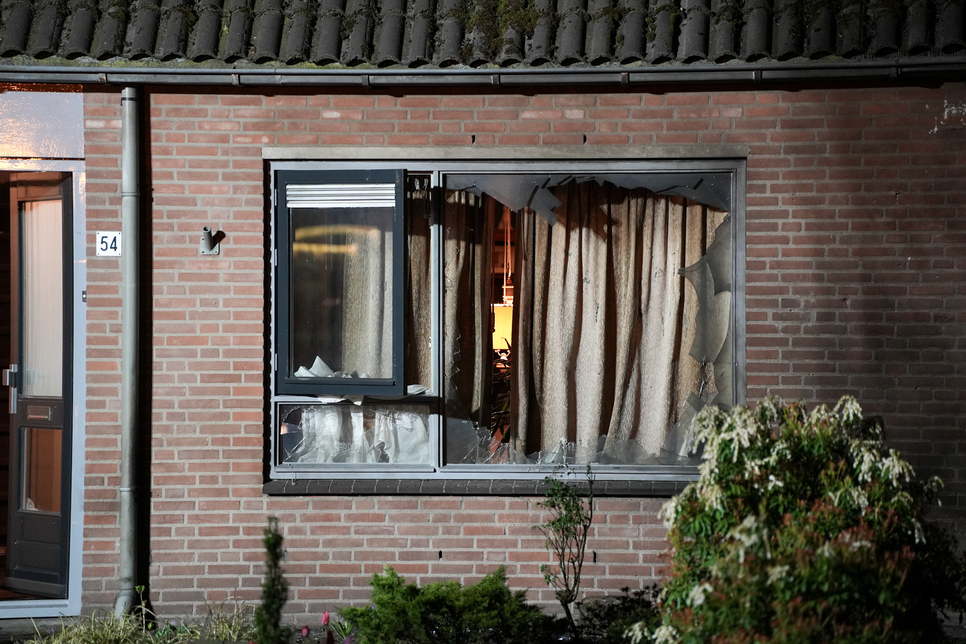 Drie woningen getroffen door explosie, meerdere ruiten gesneuveld