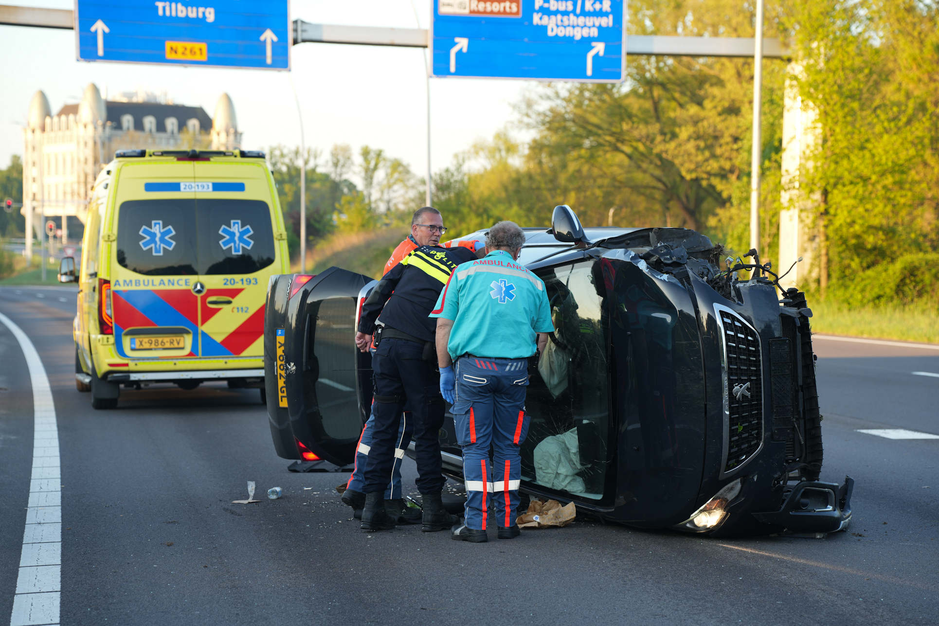 Vijf gewonden na crash, lachgascilinder gevonden in auto