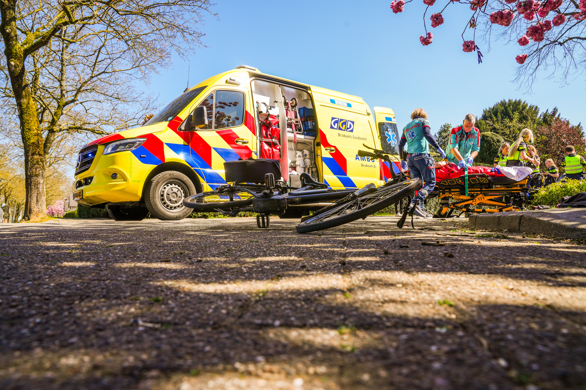 Fietser ernstig gewond bij aanrijding; slachtoffer met spoed naar ziekenhuis