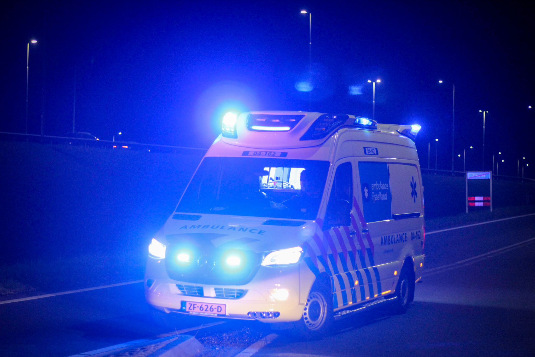 Twee mannen gewond bij steekincident, drie verdachten aangehouden