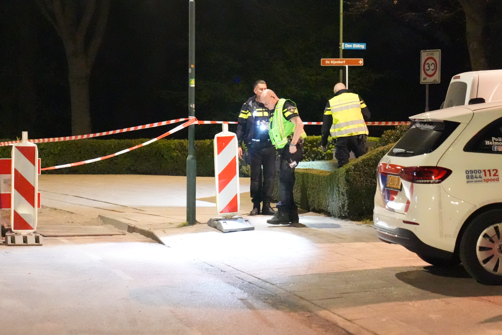 Politie schiet gericht op auto: twee inzittenden gewond naar ziekenhuis