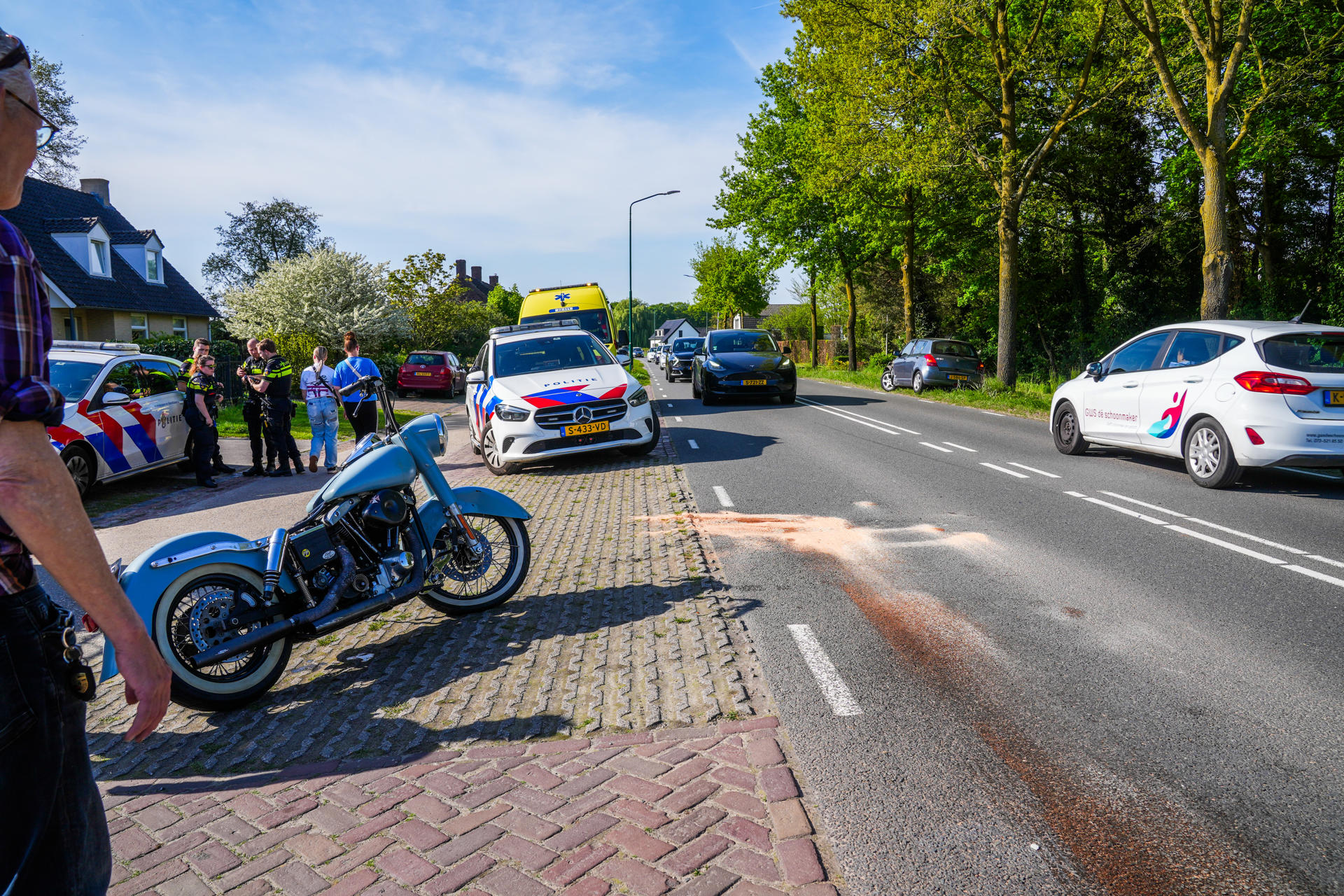 Bijzondere Harley Davidson beschadigd bij aanrijding met auto