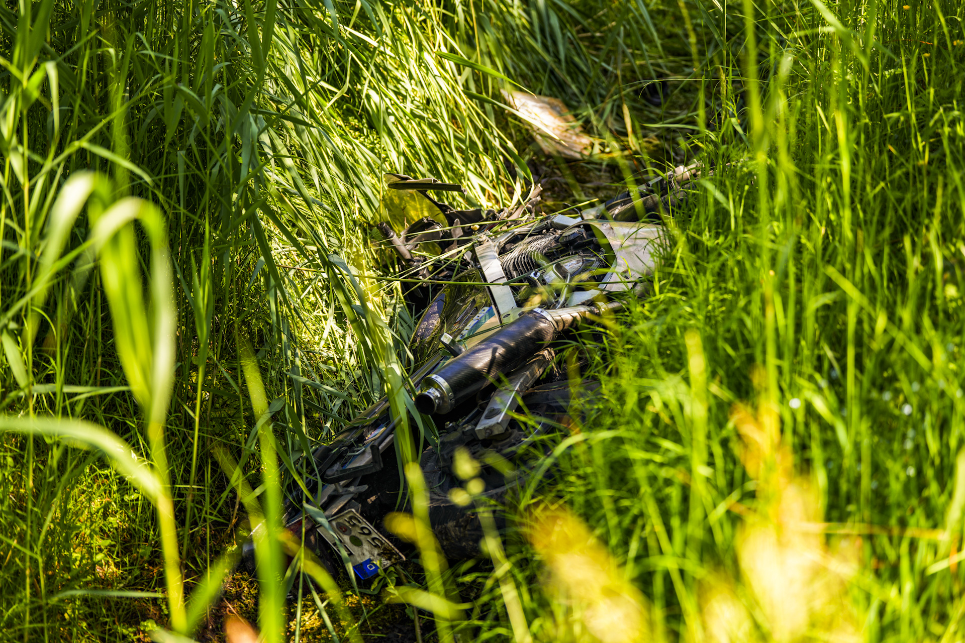 Twee zwaargewonden na motorongeluk, politie doet uitgebreid onderzoek