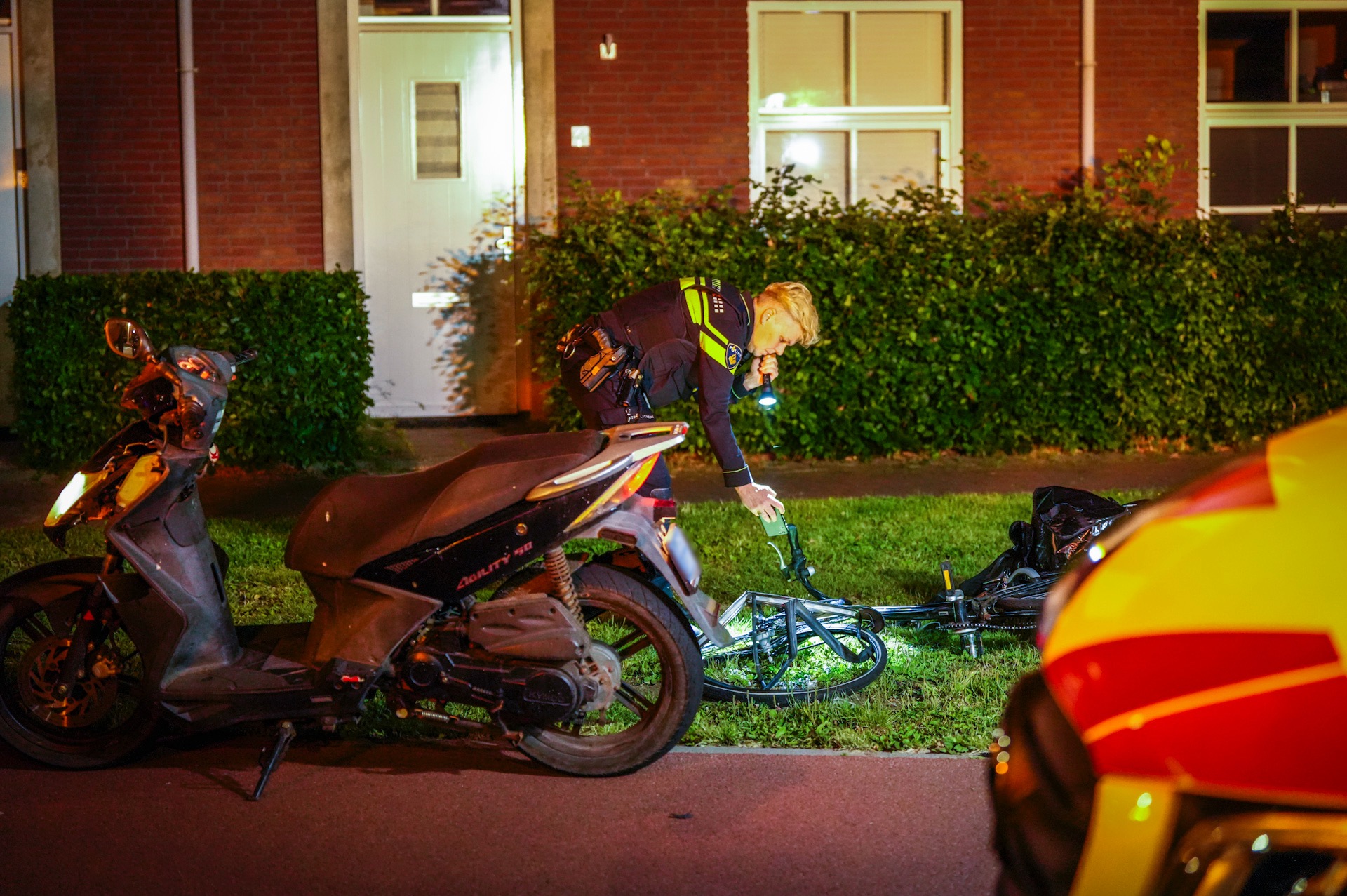 Dronken fietser ernstig gewond na botsing met scooterrijder