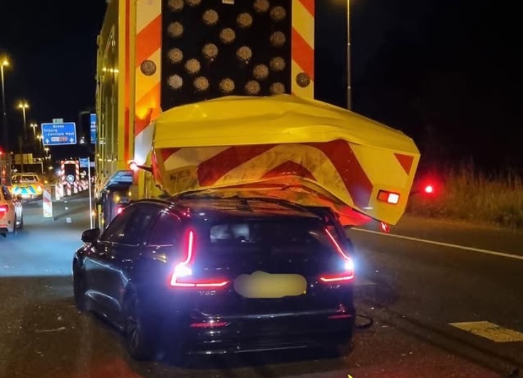 Tilburger (23) botst onder invloed op pijlwagen tijdens wegwerkzaamheden