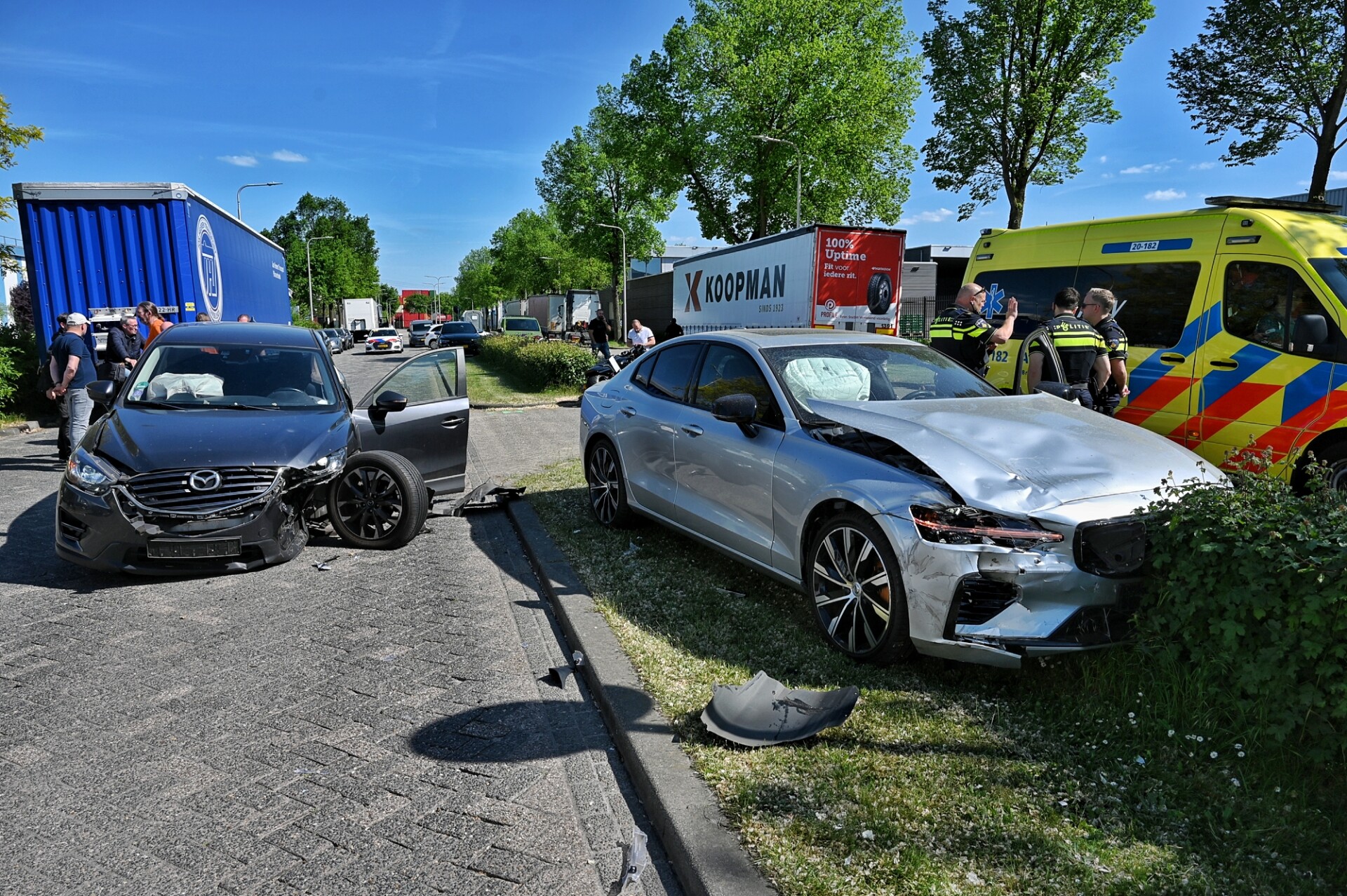 Proefrit eindigt in ravage, bestuurder onder invloed veroorzaakt ongeluk