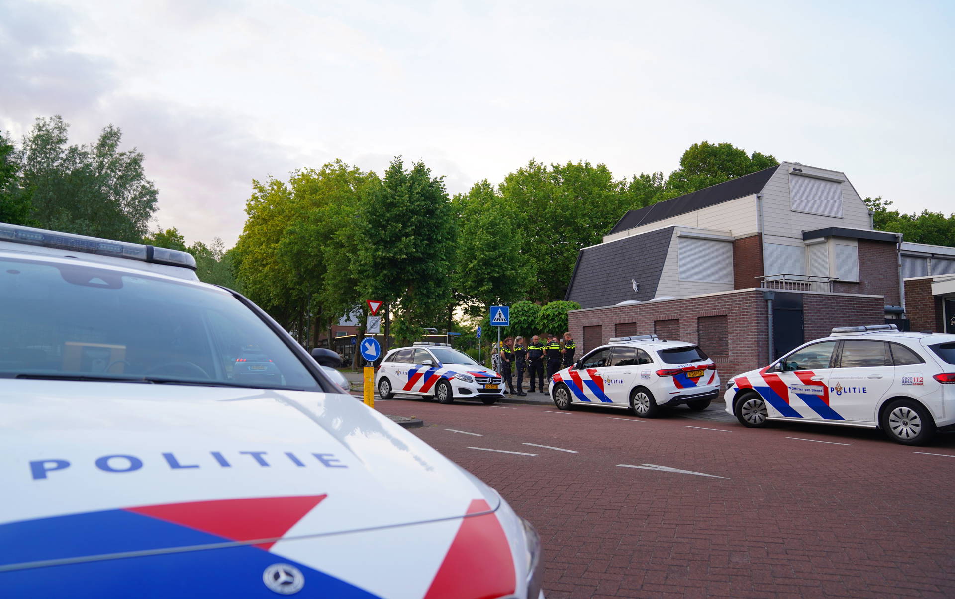 Auto beschoten door iemand op fatbike, politie zoekt getuigen