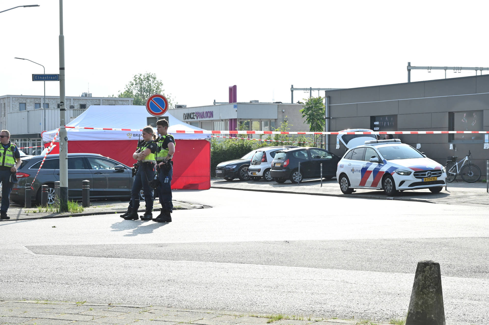 Lichaam aangetroffen in geparkeerde auto