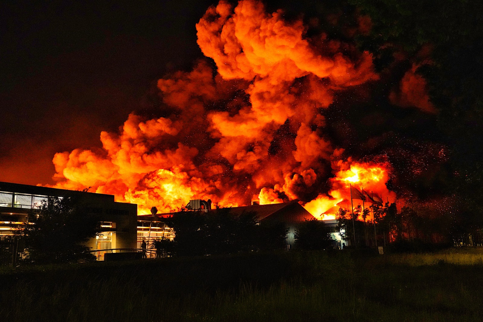 UPDATE: Grote brand legt leerfabriek Ecco Leather volledig in as