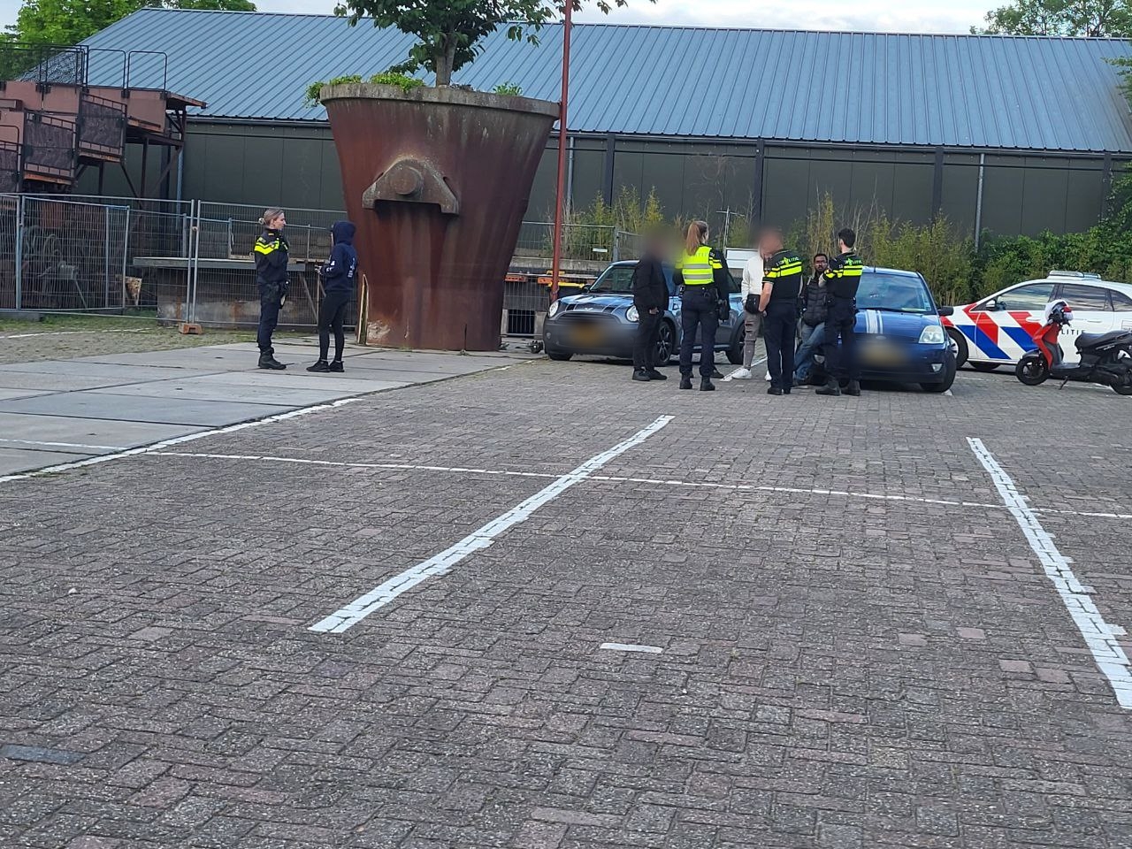 Vechtpartij tussen jongeren op parkeerplaats in Veghel