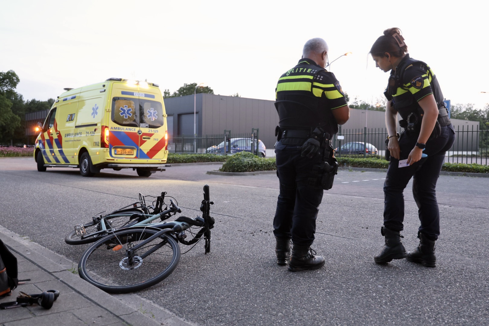 Fietsster gewond na aanrijding met auto