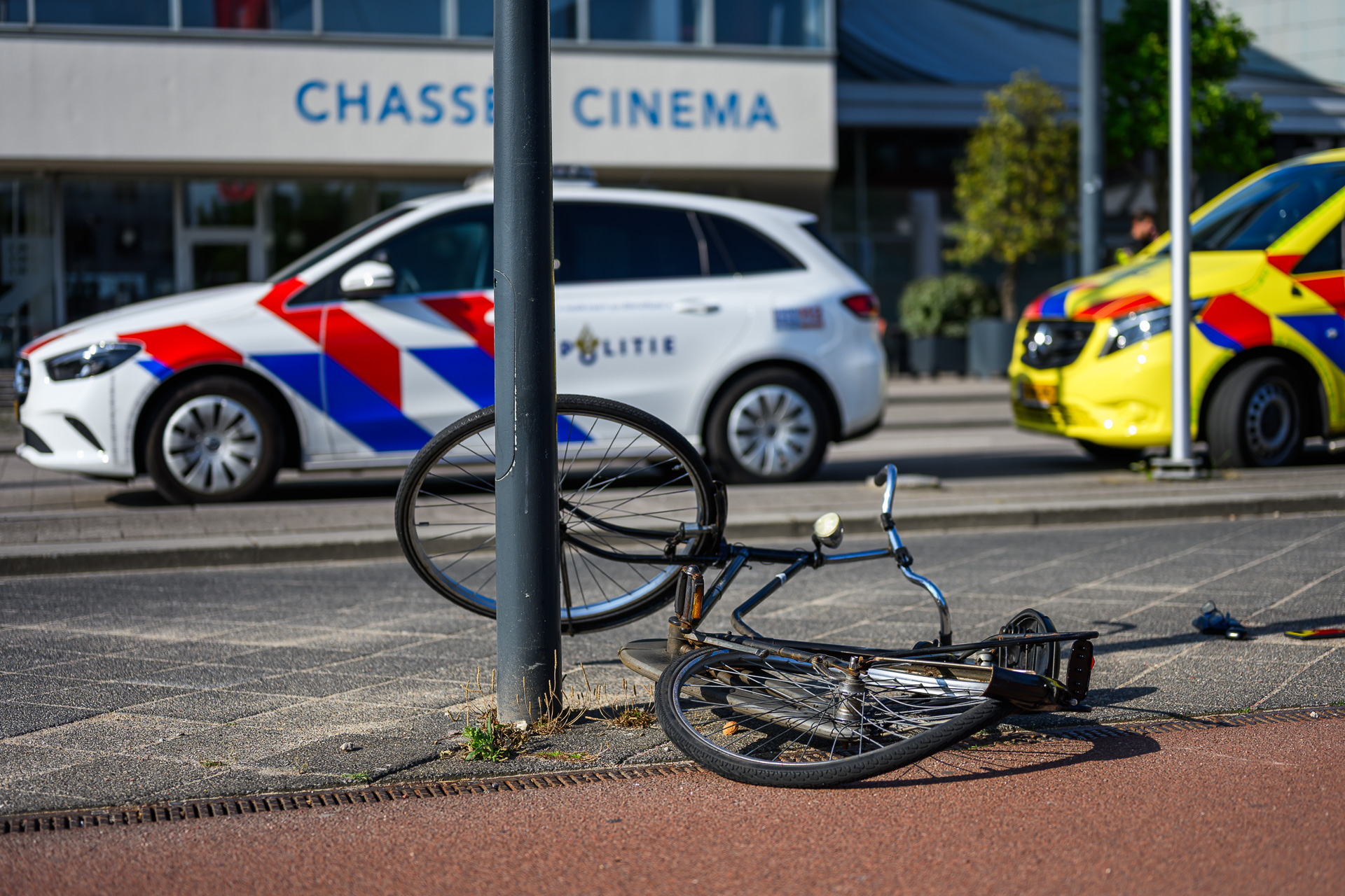 Automobilist rijdt door na aanrijding met fietser
