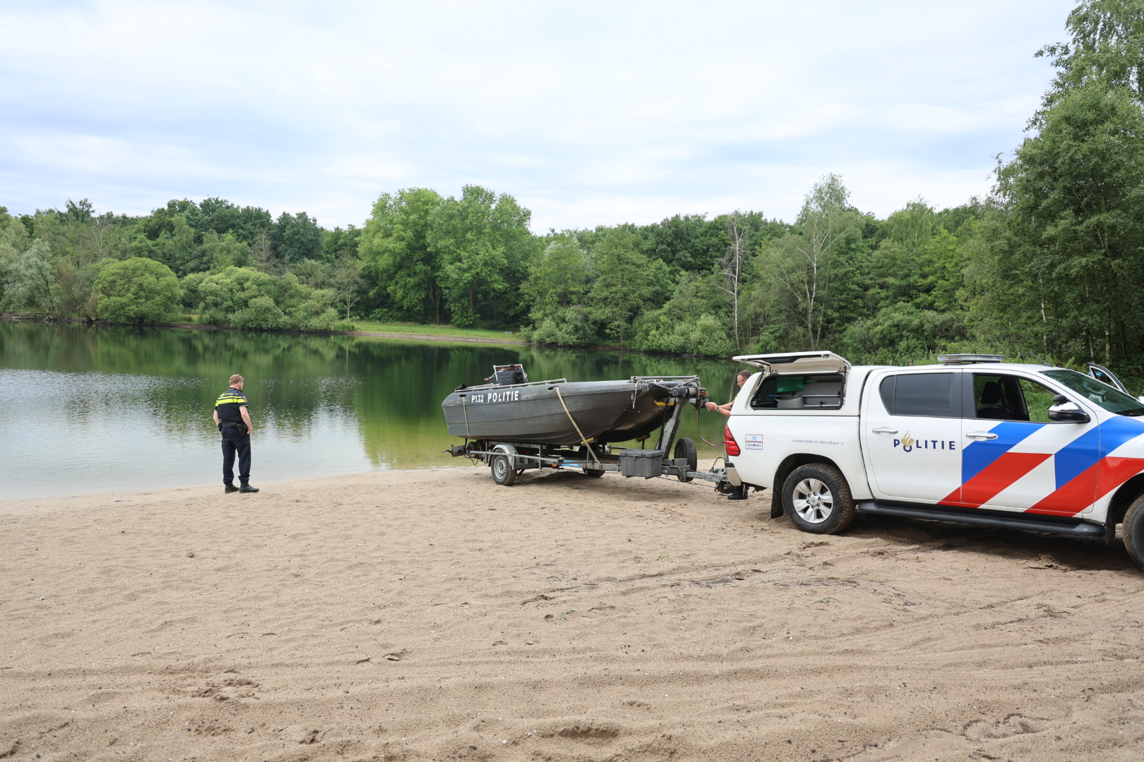 Drenkeling gevonden, duikteam komt lichaam uit water halen