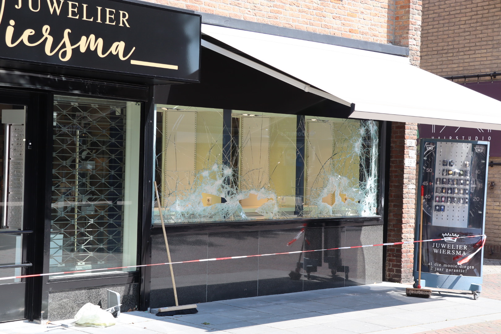 Grof geweld bij juwelenroof, daders op de vlucht