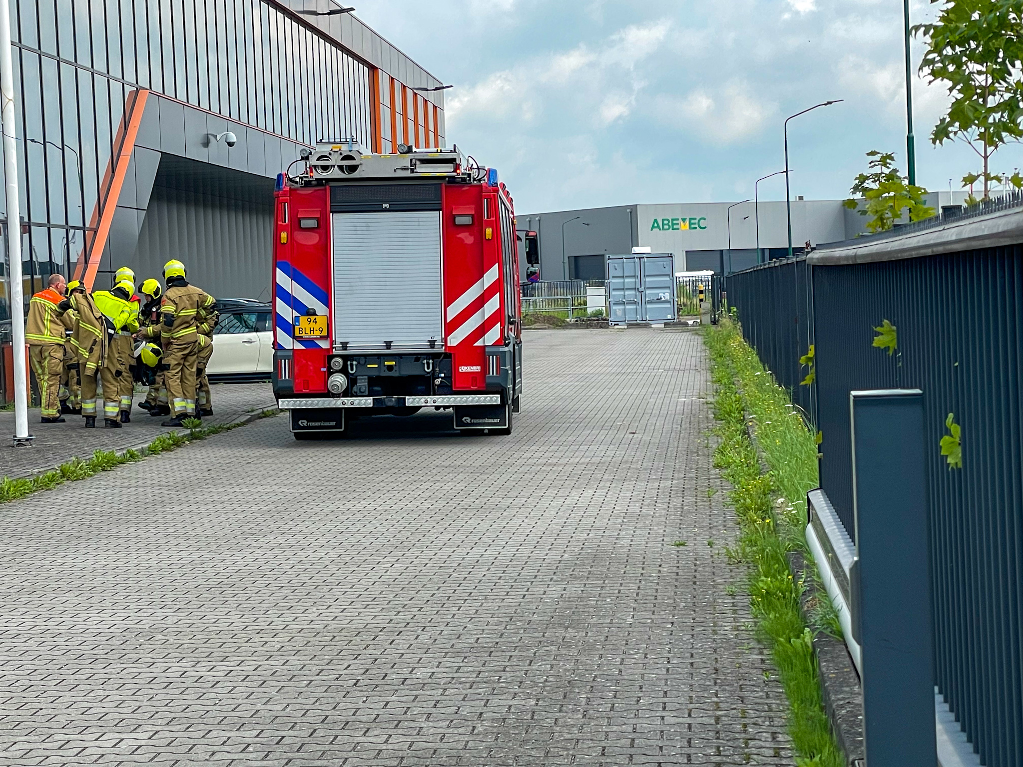 Brand in accucontainer zorgt voor alarm bij bedrijf