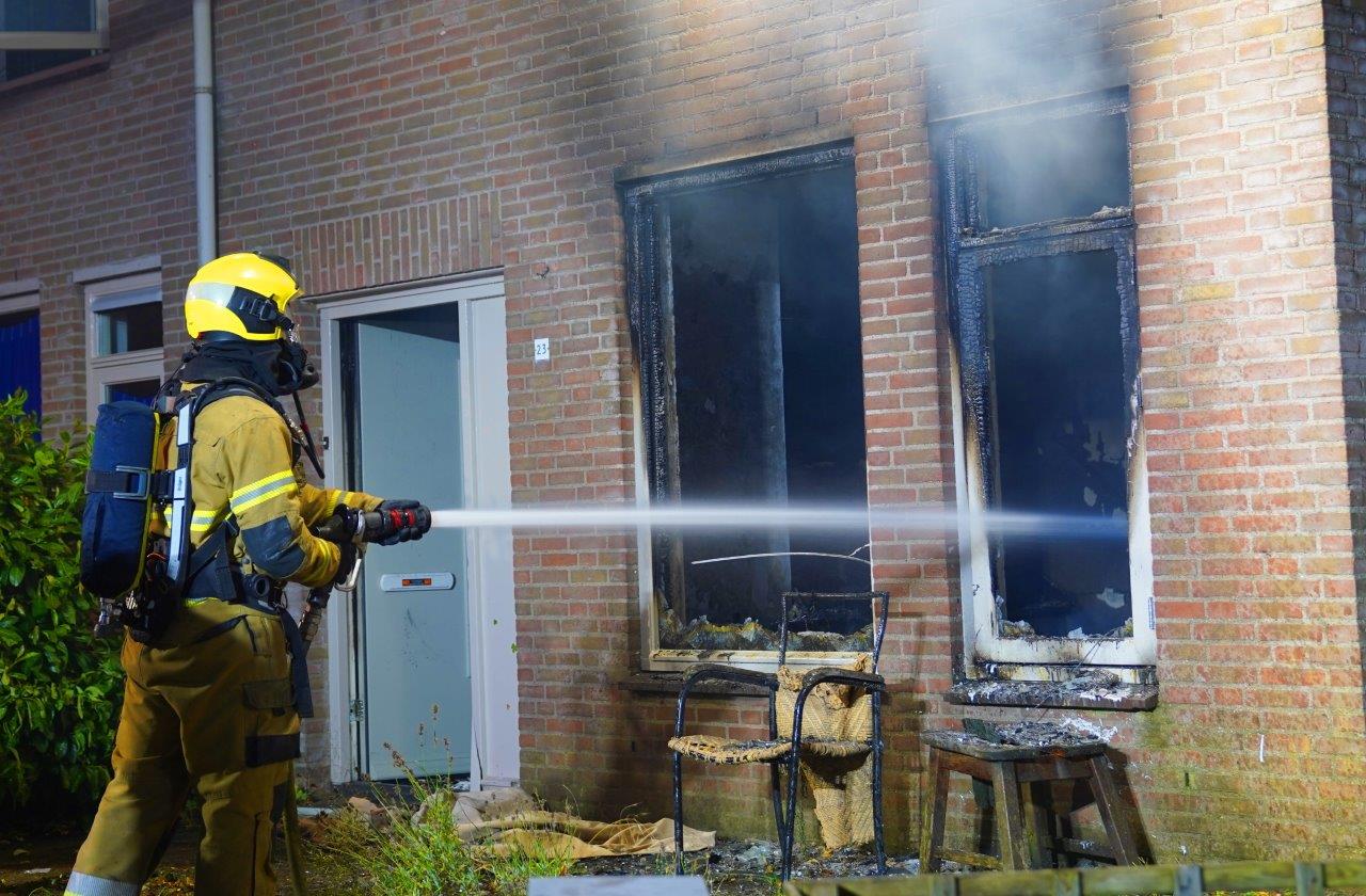 Woning verwoest door felle brand: kat overleden