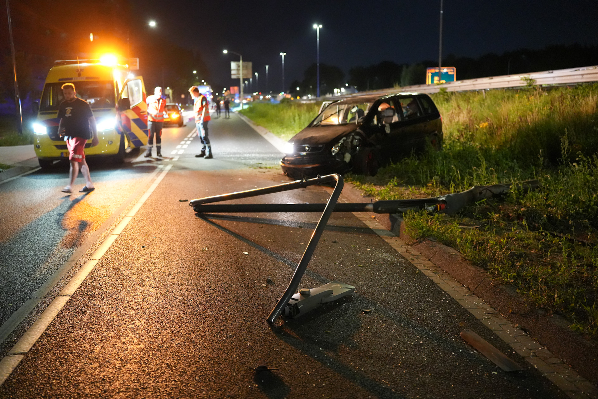 Auto slaat over de kop: bestuurder mogelijk onder invloed