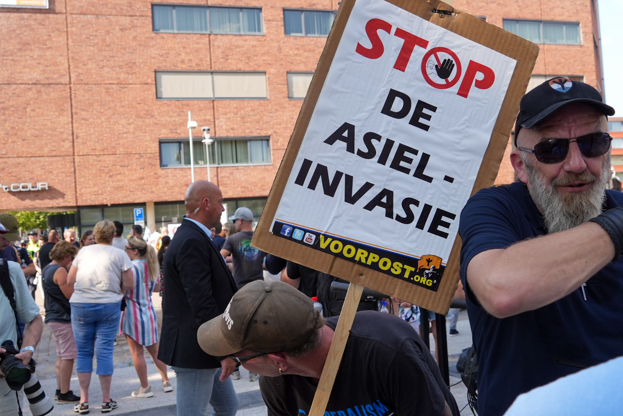 Drie mensen aangehouden bij demonstratie tegen komst azc