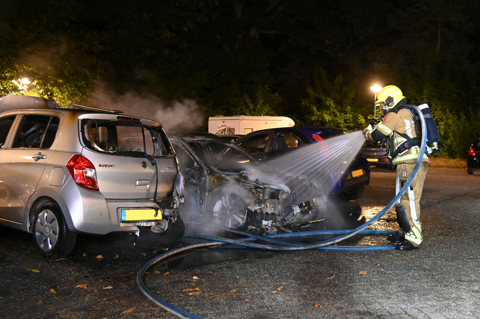Opnieuw zes auto’s in brand op parkeerplaats