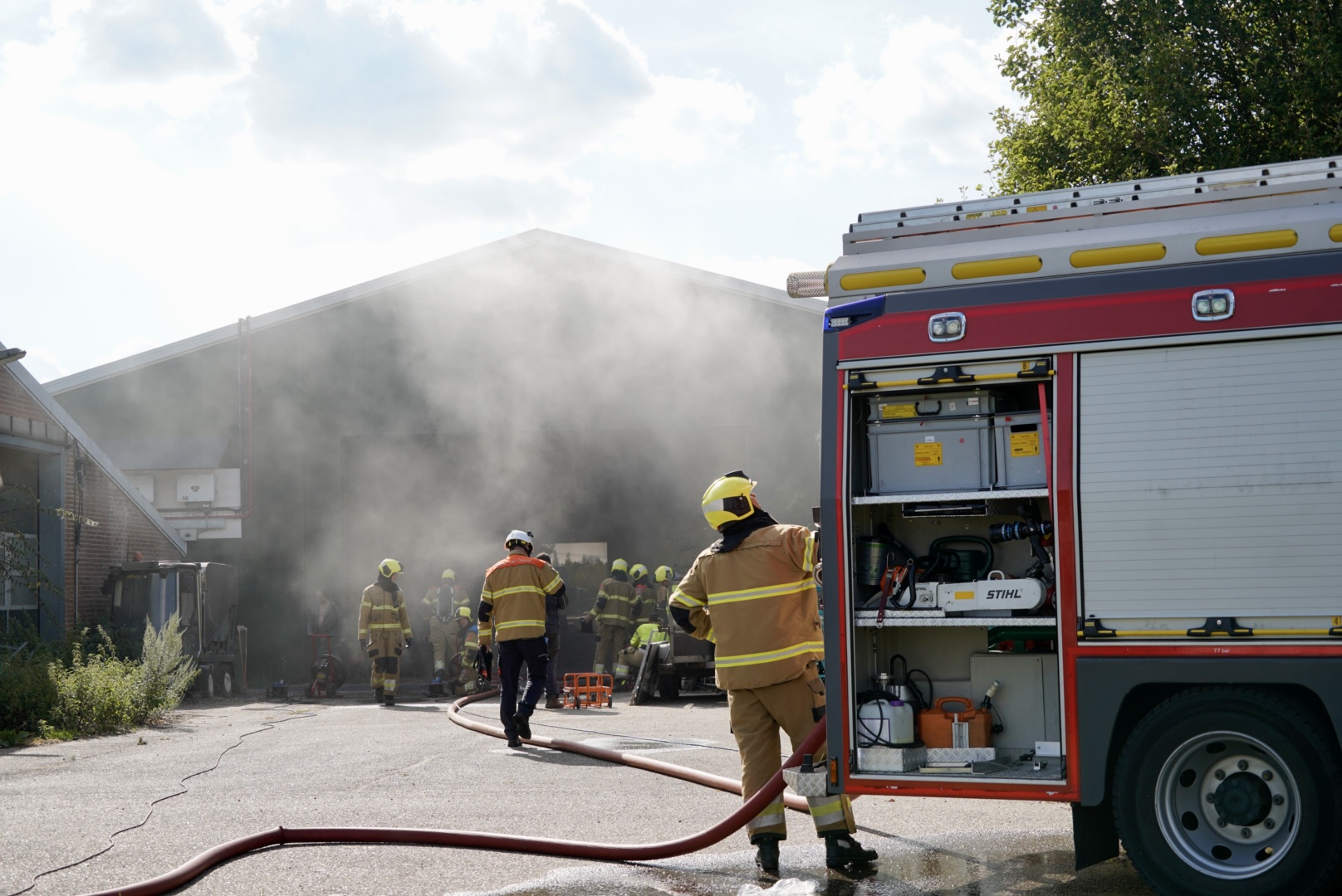 Brand in stal met hooi, geitenstal gespaard gebleven