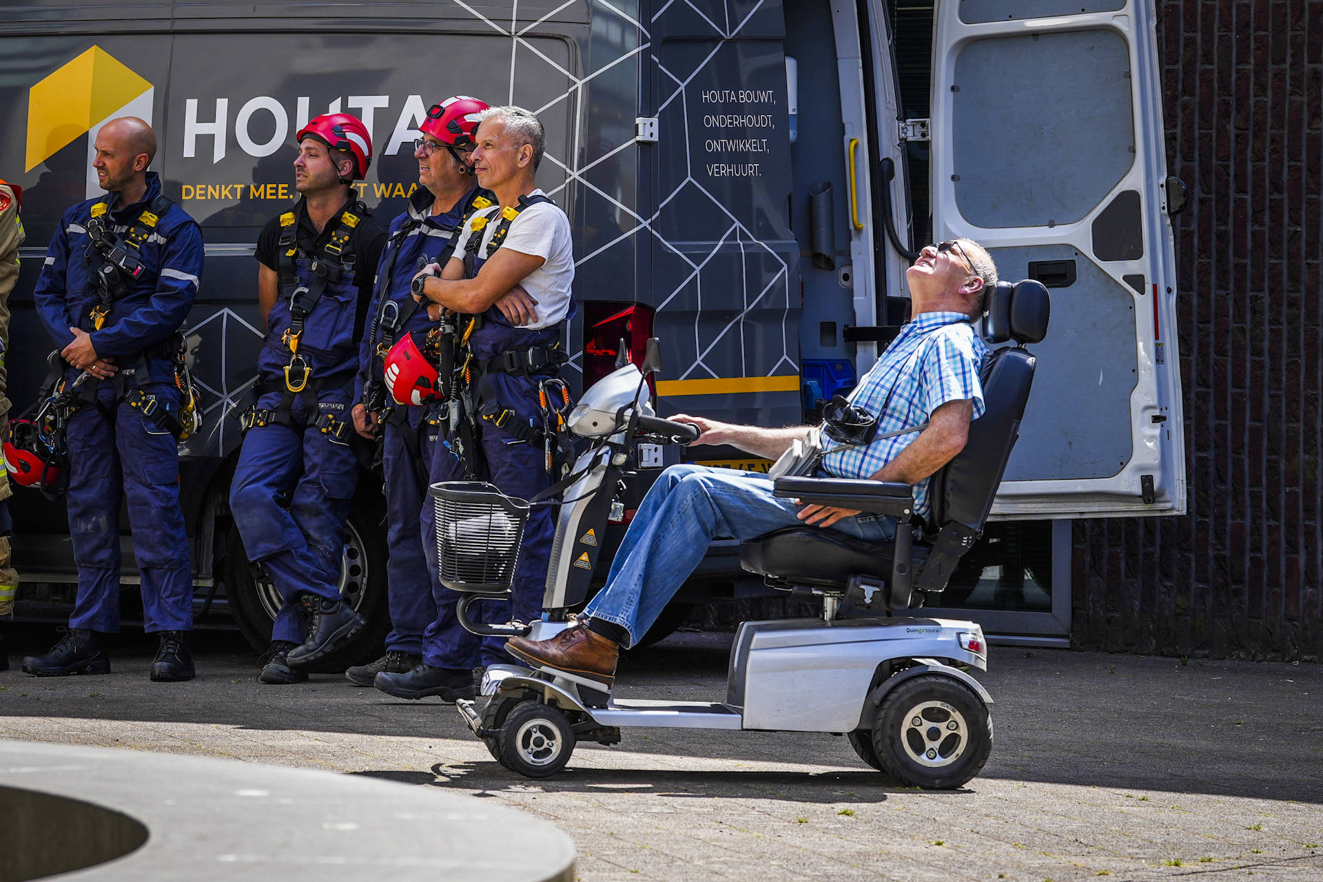 Twee verdachten aangehouden na overval op tankstation in Leeuwarden - 112 Nederland