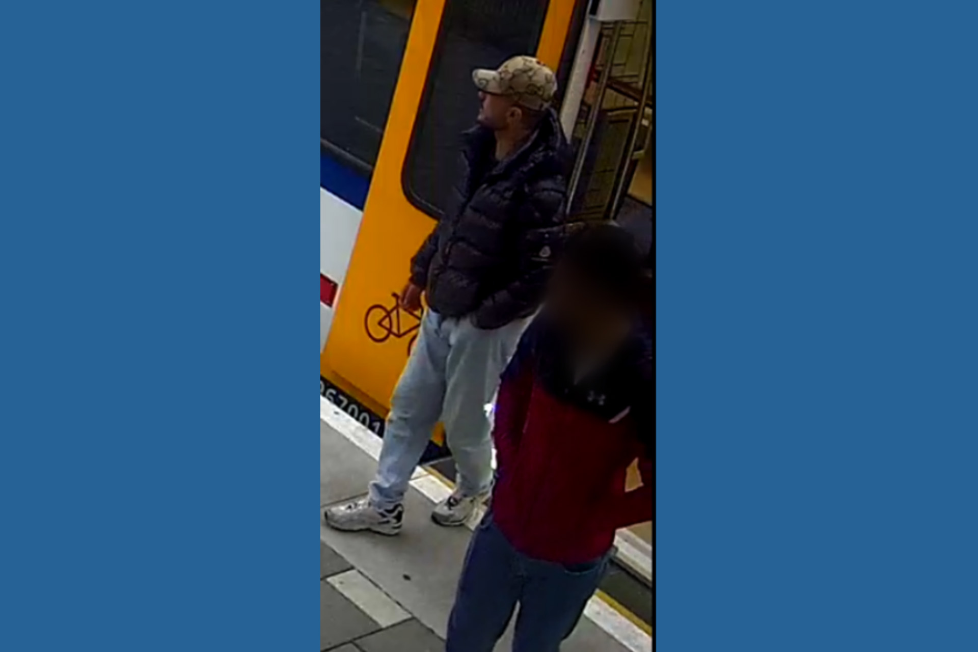 Conducteur door jongen in rug getrapt