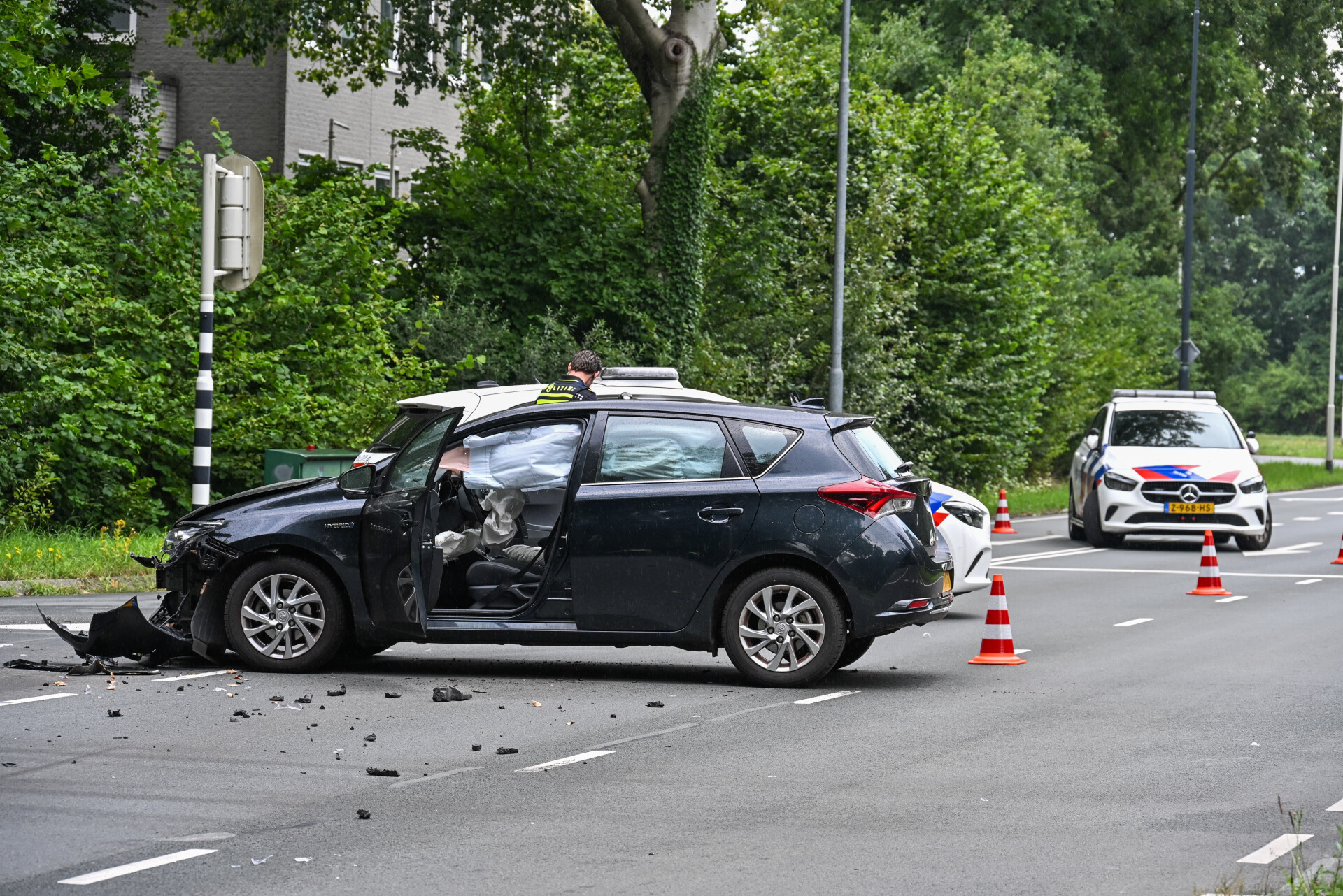 Forse botsing op kruising, verkeer ondervindt hinder