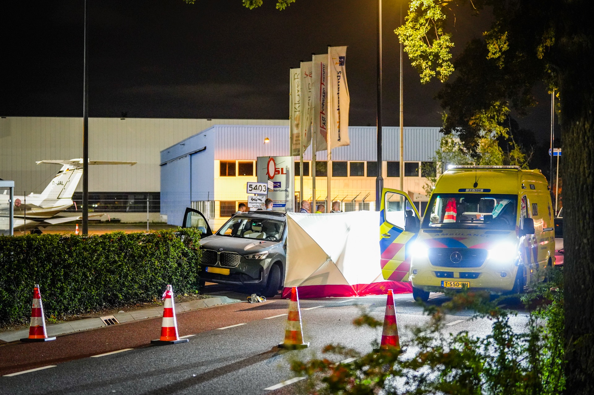 Overleden man aangetroffen in auto bij Eindhoven Airport