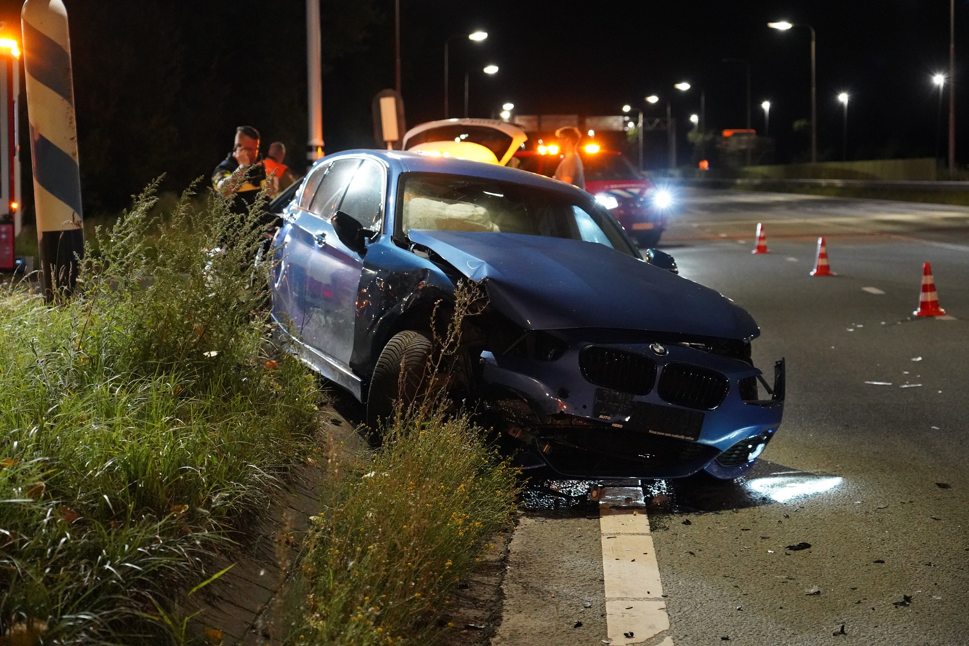 Man gewond door botsing, auto’s total loss