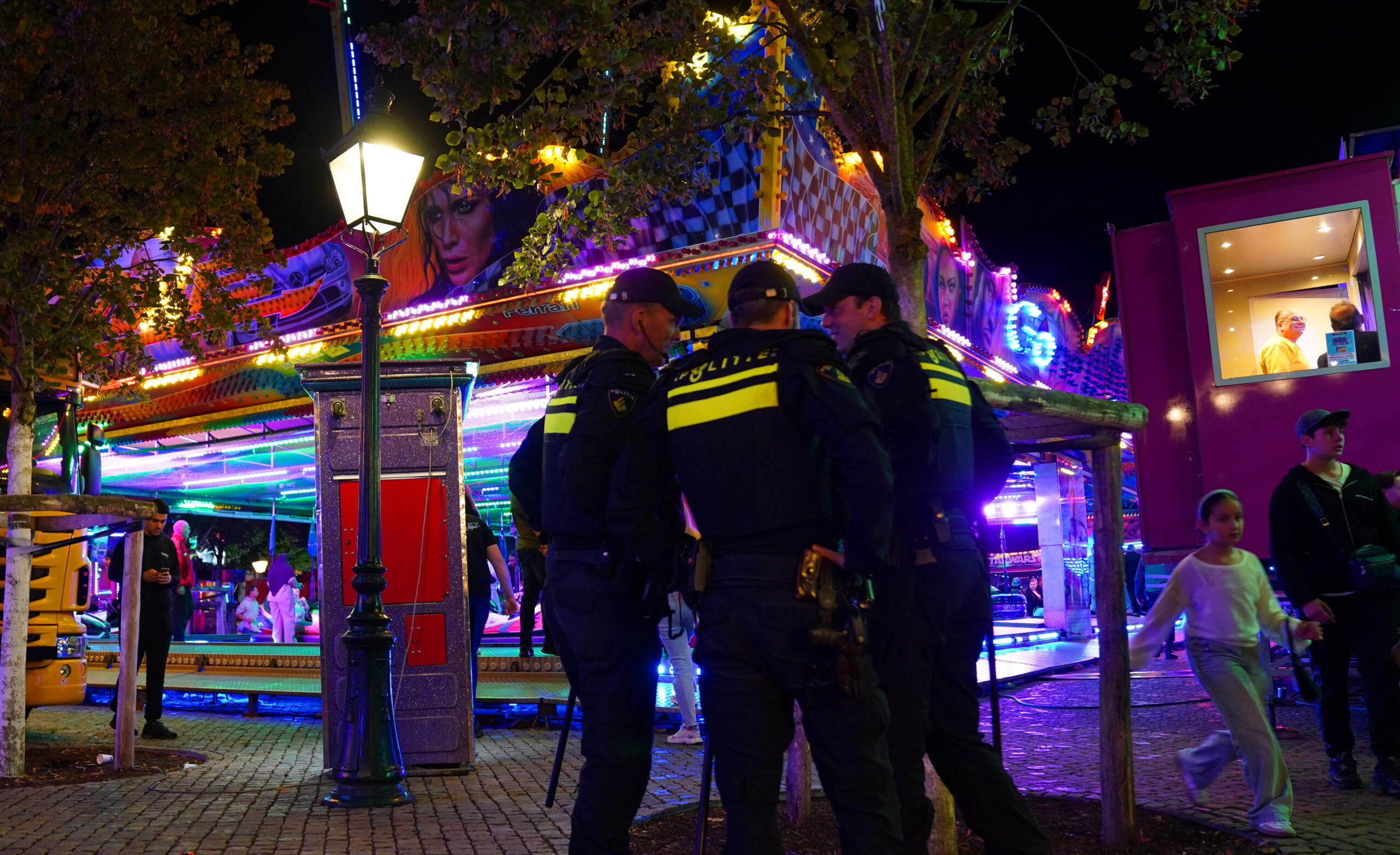 Grimmige sfeer op kermis, voetbalfans zoeken confrontatie met Syriërs